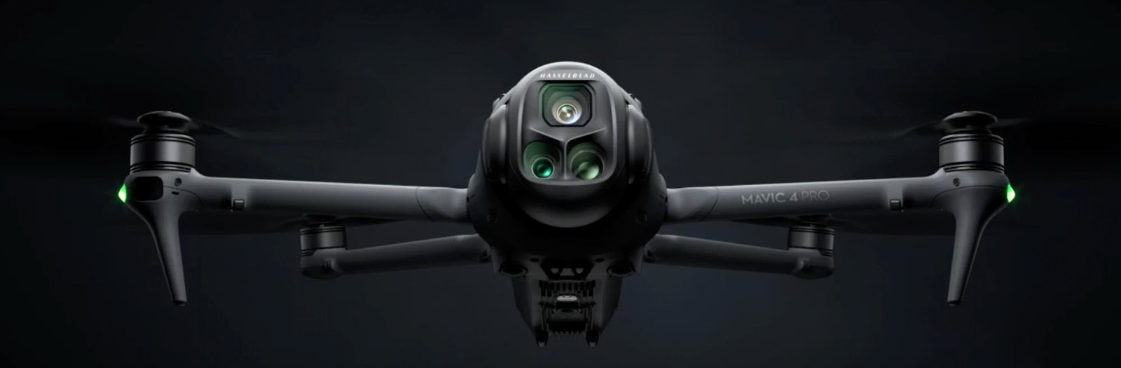 DJI Mavic 4 Pro en vol — le drone utilisé par Antho Rcvr pour les prises de vue aériennes